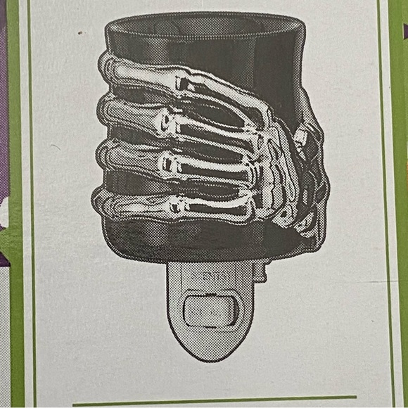 NEW SCENTSY GHOULISH GRIP PLUG IN MINI WARMER #77761 - Picture 3 of 10